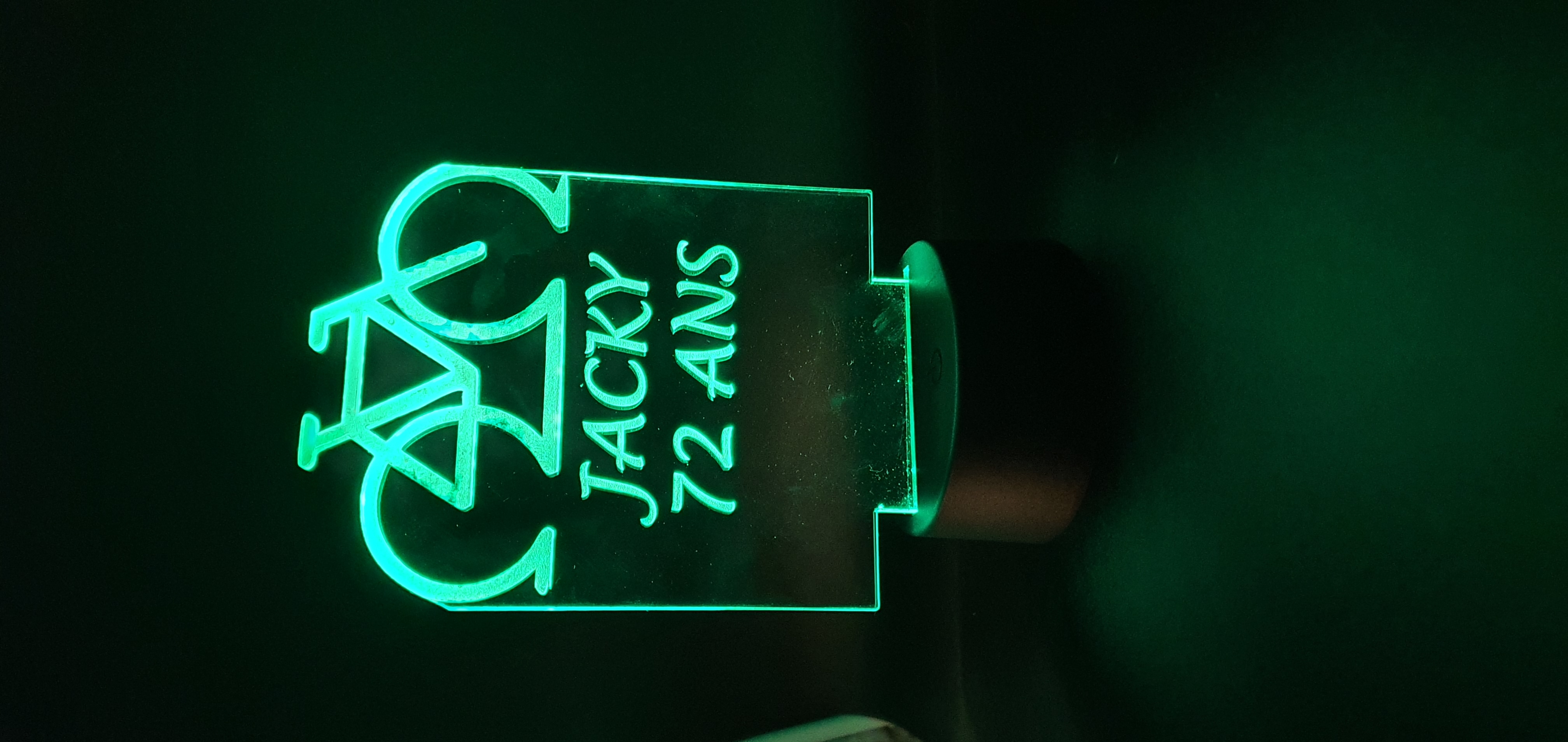 Image de Lampe LED plexi – Basique (noir)