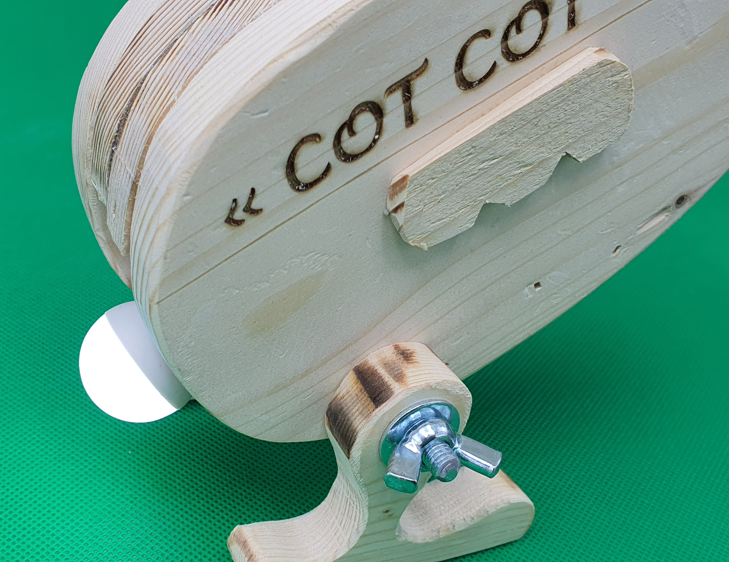 Image de Lampe en bois – Poule – Série 2