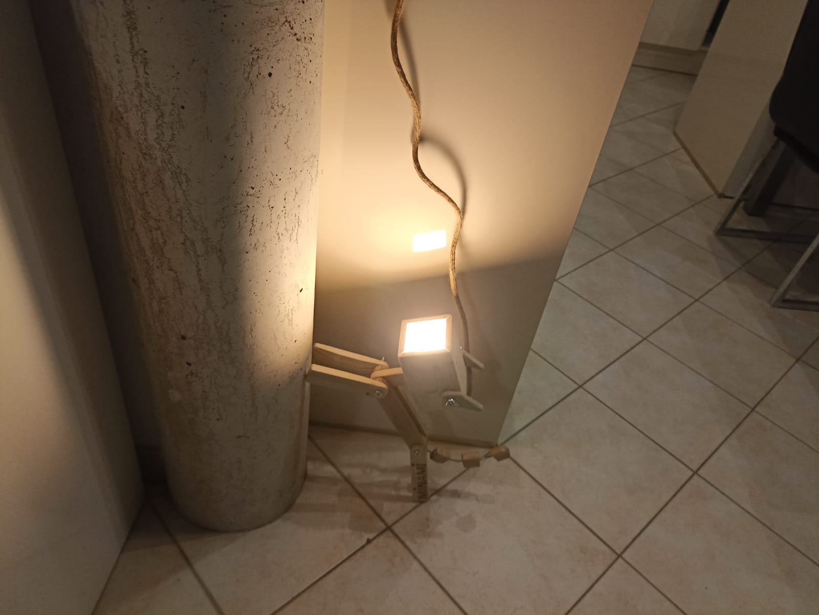 Image de Lampe CHAT Bois recyclé - ref LBChat